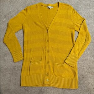 ⭐️ Banana Republic women’s cardigan size medium